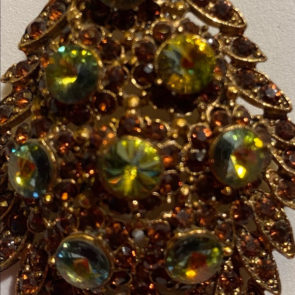 THELMA DEUTSCH EARRINGS: Green/Amber Stones in Antique Gold Dangle Clip-On Ears - Picture 5 of 5